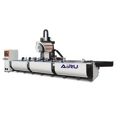 Centro di lavorazione profili in alluminio